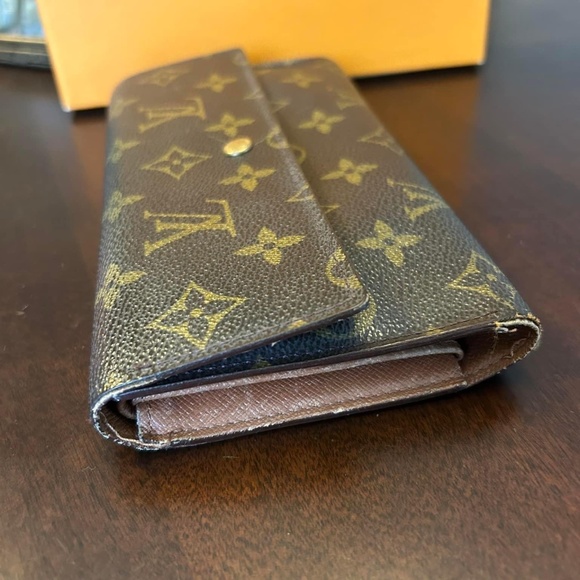 Authentic Louis Vuitton Port Trésor Monogram Snap Wallet - Picture 4 of 9